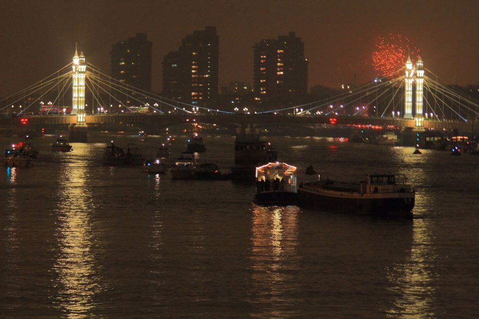 Bonfire night (from Chelsea Bridge).jpg